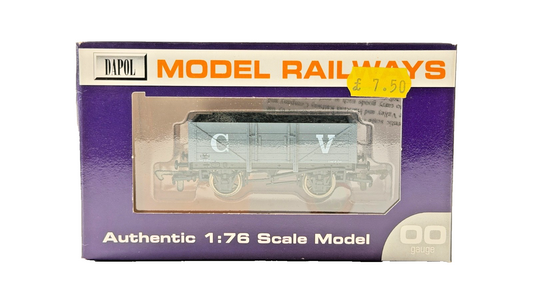 DAPOL 00 GAUGE - COLNE VALLEY LINE GREY PLANK WAGON CVR NO.46 (LIMITED EDITION)