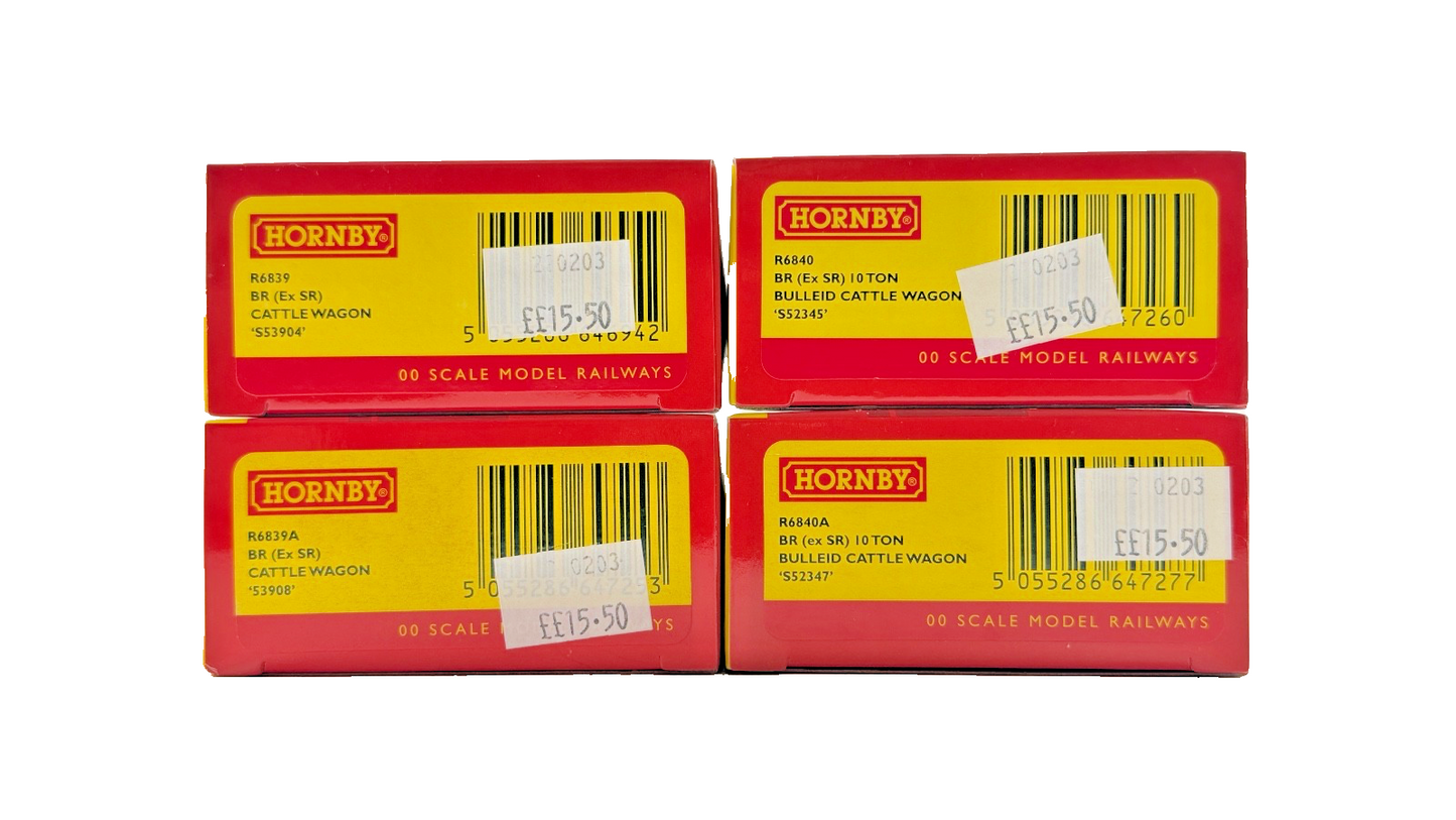 HORNBY OO GAUGE - R6839/R6840 - RAKE OF 4 BR (EX SR) 10T BULLEID CATTLE WAGONS