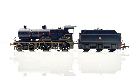 HORNBY 00 GAUGE - R2527 - BR BLACK 4-4-0 CLASS 2P LOCOMOTIVE 40604 - BOXED