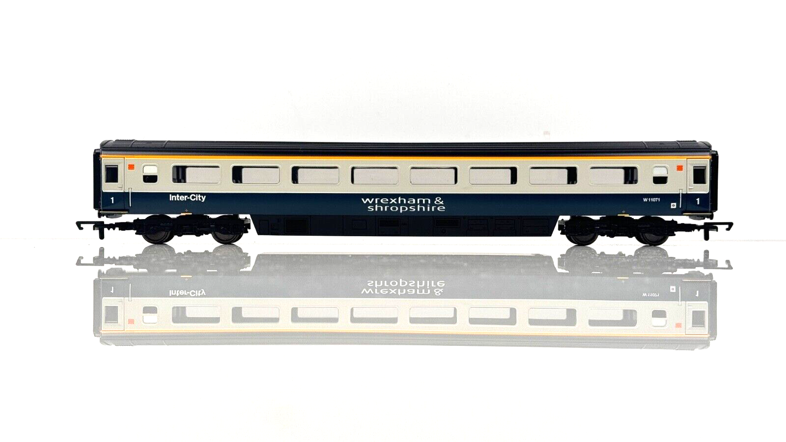 HORNBY 00 GAUGE - WREXHAM & SHROPSHIRE MK3 1ST CLASS COACH NO.11071 - BOXED