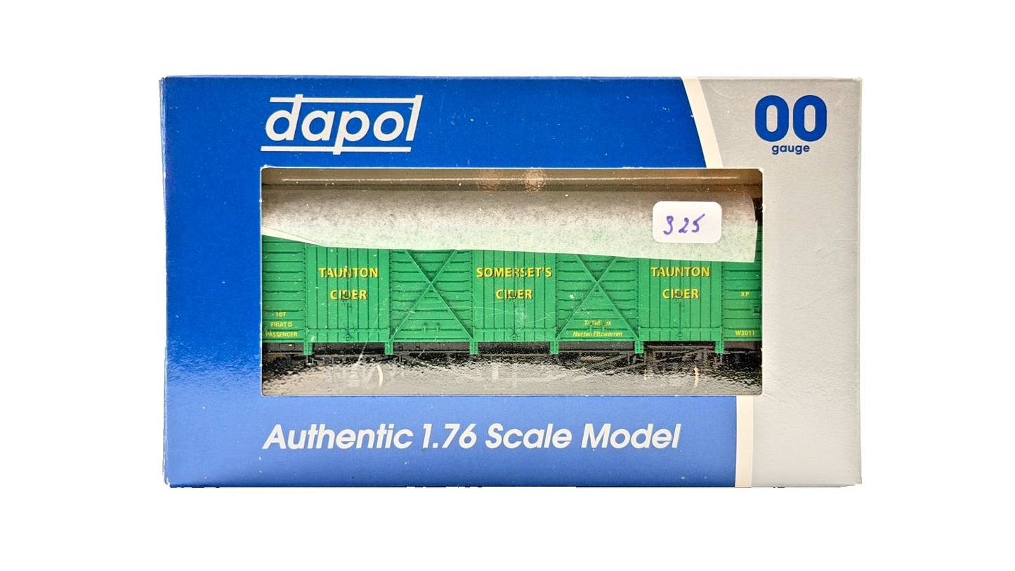 DAPOL 00 GAUGE - TAUNTON SOMERSET CIDER 10T FRUIT D VAN (LIMITED EDITION)