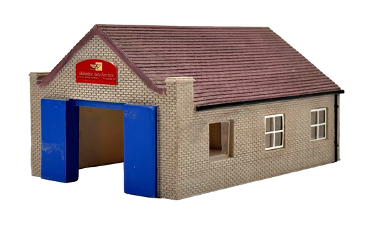 HORNBY 00 GAUGE SKALEDALE - R8768 - CAR SERVICE & REPAIR GARAGE - UNBOXED