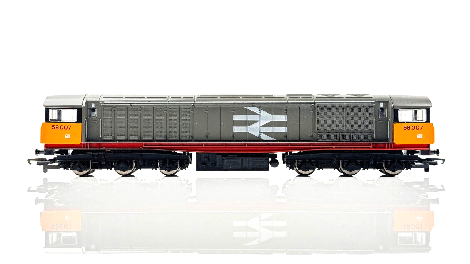 HORNBY 00 GAUGE - R250 - CLASS 58 DIESEL 58007 RAILFREIGHT RED STRIPE BOXED