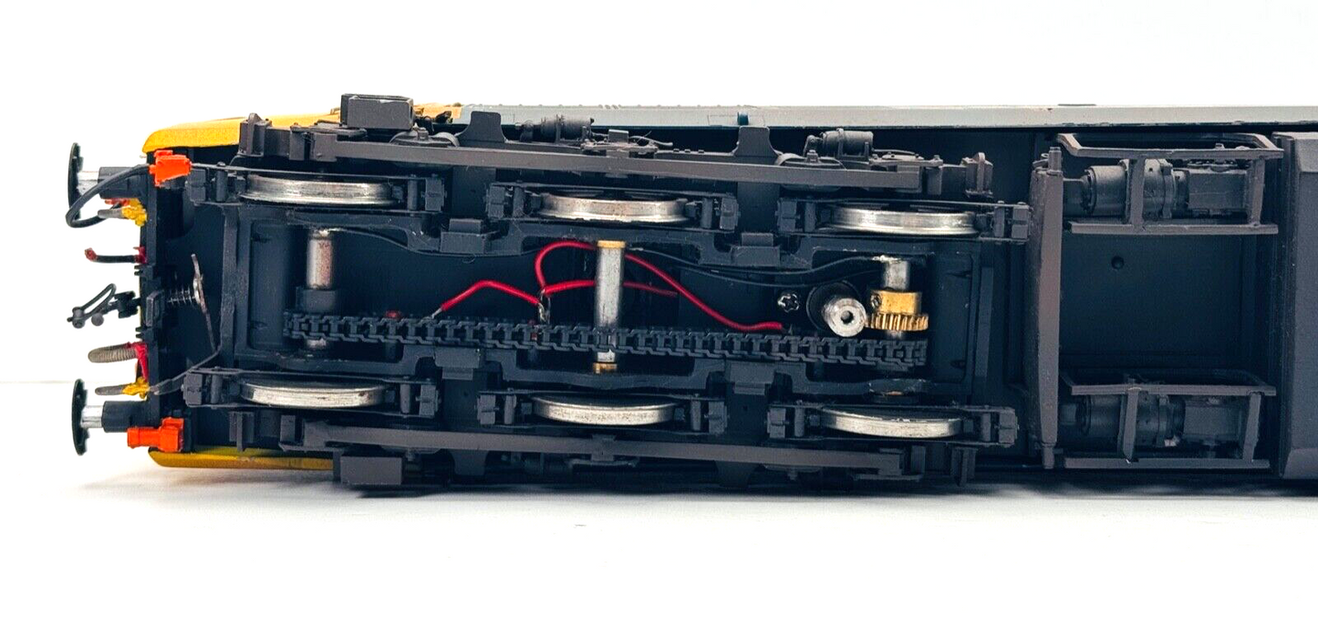 JUST LIKE THE REAL THING O GAUGE - CLASS 50 LARGE LOGO ARK ROYAL 50035 DCC SOUND