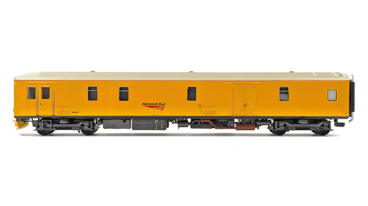 BACHMANN 00 GAUGE - CLASS 950 NETWORK RAIL 2 CAR DMU REFINISHED UNIQUE MODEL
