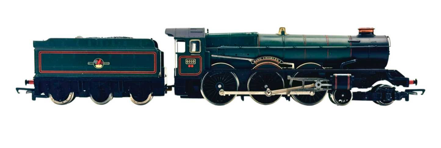 HORNBY 00 GAUGE - BR GREEN 4-6-0 'KING CHARLES I' LOCOMOTIVE 6010 - UNBOXED