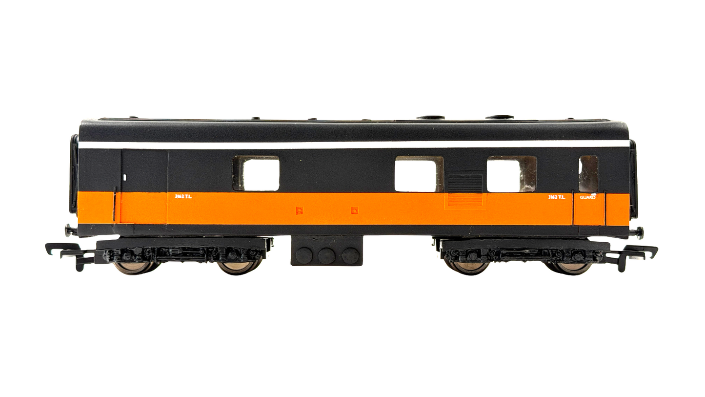 SILVER FOX MODELS OO GAUGE - IRISH RAIL ORANGE & BLACK SINGLE STRIPE DUTCH VAN