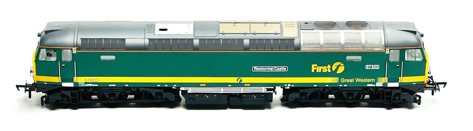 BACHMANN 00 GAUGE - 32-752 - CLASS 57 DIESEL 57602 FIRST GREAT WESTERN RESTORMEL