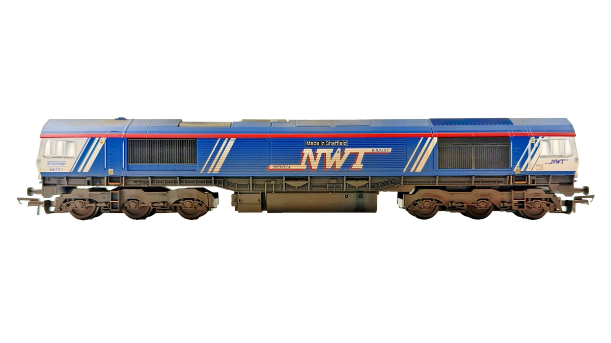 HORNBY OO GAUGE - R3940 - CLASS 66 DIESEL 66747 GBRF NEWELL WRIGHT TMC WEATHERED