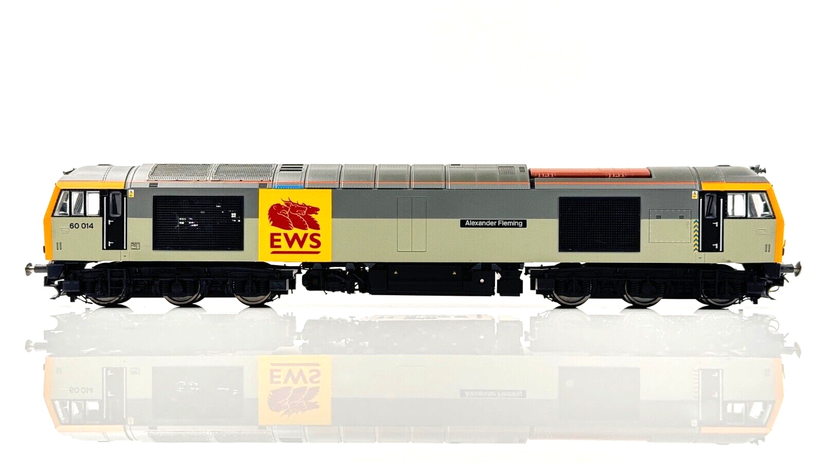 HORNBY 00 GAUGE - R2639 - CLASS 60 DIESEL EWS TRAINLOAD ALEXANDER FLEMING BOXED