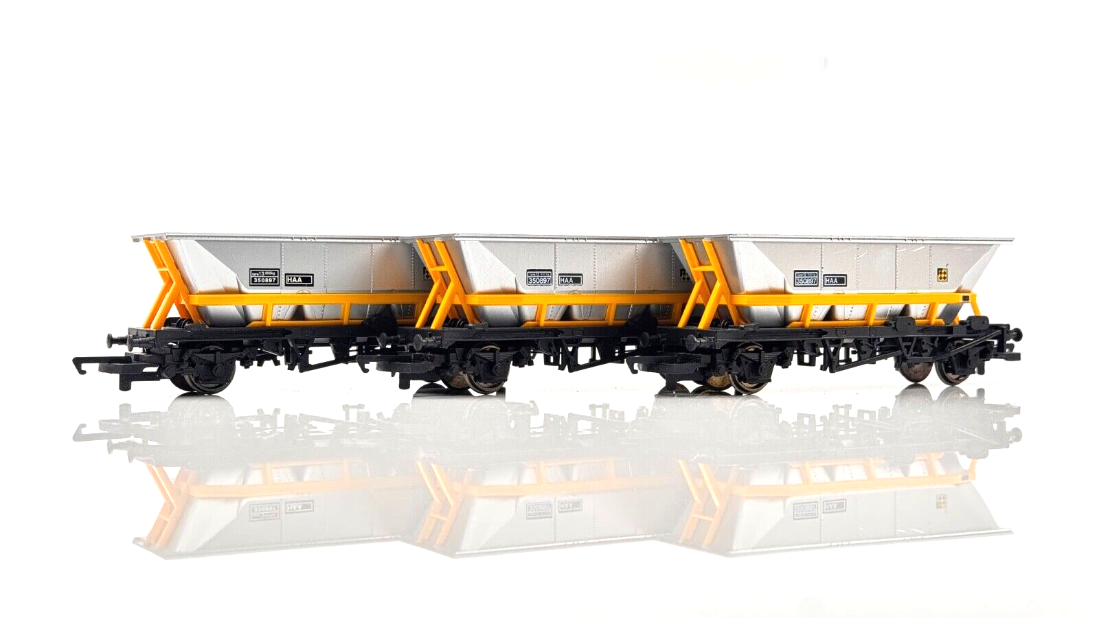 HORNBY 00 GAUGE - RAKE OF 3 YELLOW CRADLE HAA MGR HOPPER WAGONS - UNBOXED