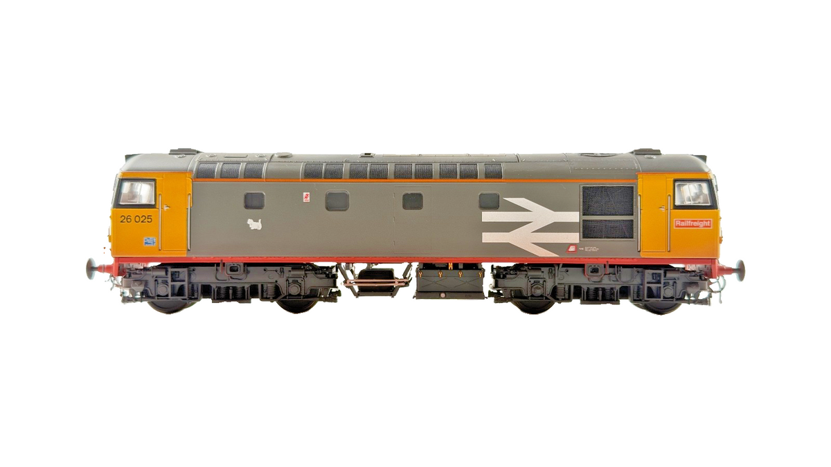 HELJAN OO GAUGE - GM4240501 - CLASS 26/1 DIESEL 26025 RAILFREIGHT RED STRIPE (W)