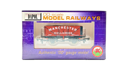 DAPOL 00 GAUGE - MANCHESTER COLLIERIES PLANK WAGON NO.8692 (LIMITED EDITION)