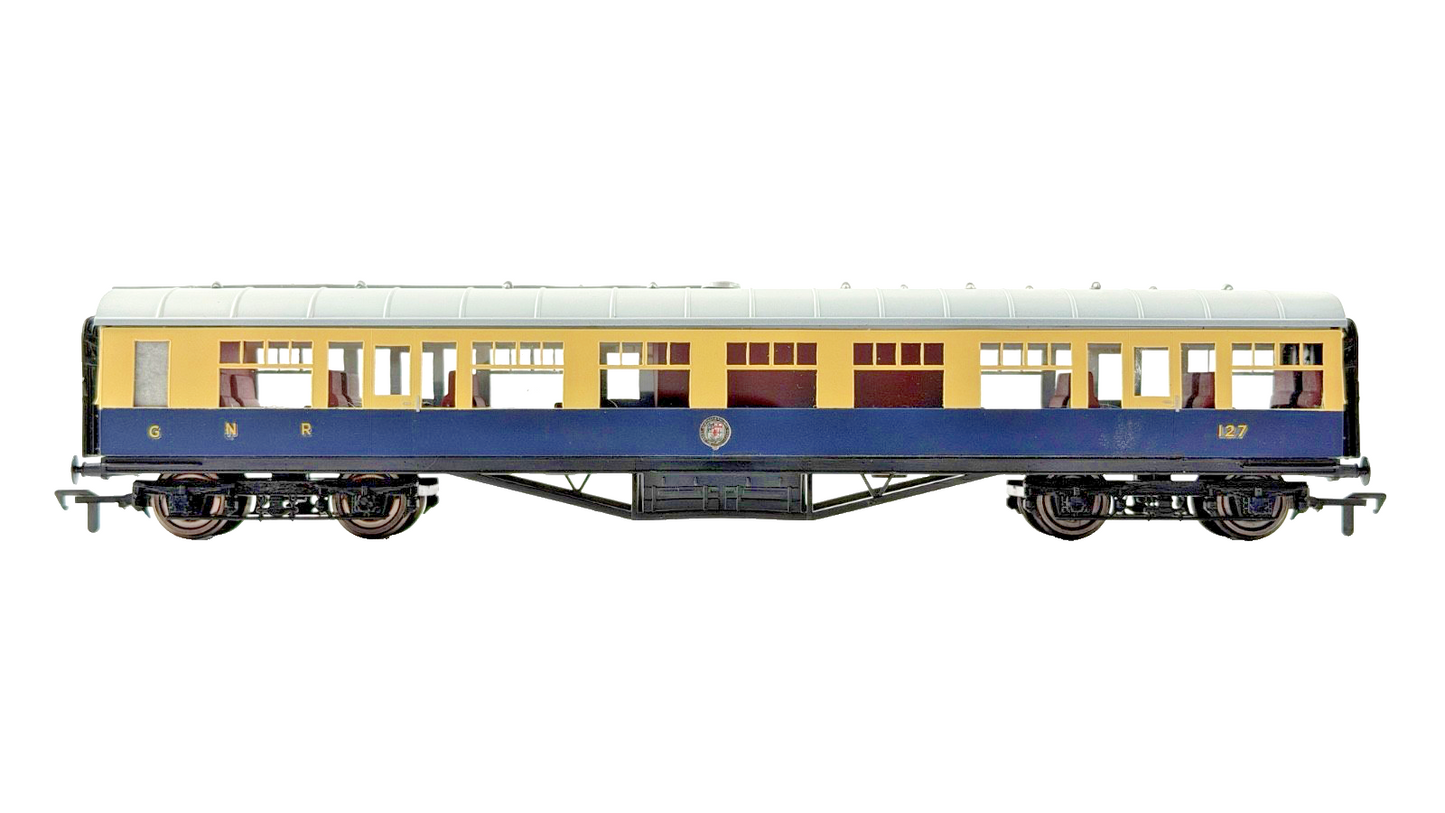 SILVER FOX MODELS OO GAUGE - GNRI NORTHERN IRISH RAIL CREAM/BLUE K23 COACH 127