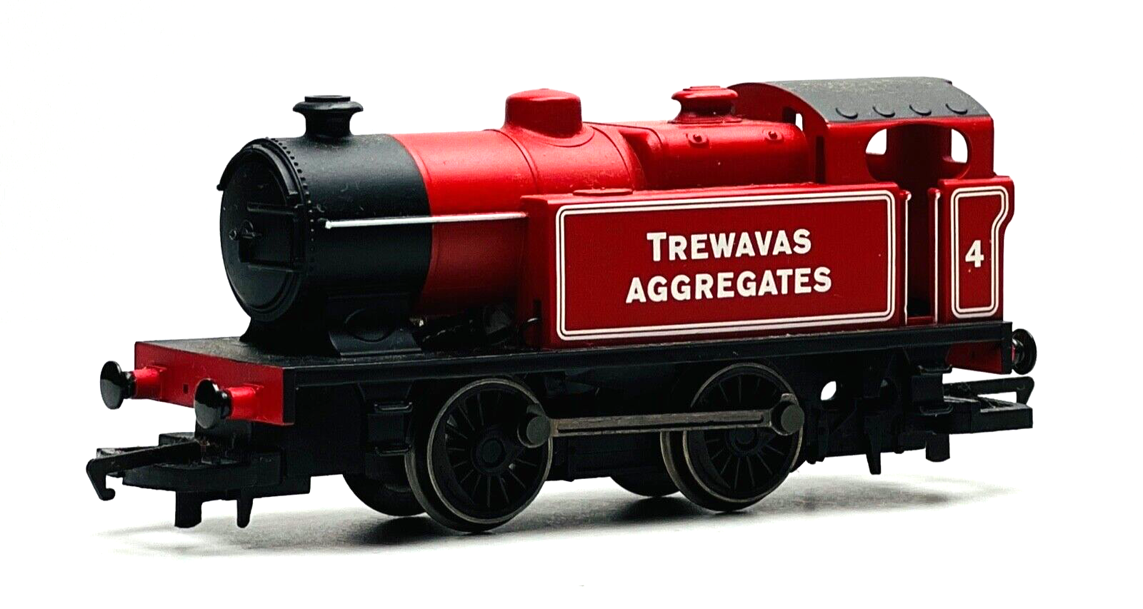 HORNBY 00 GAUGE - R2940 - INDUSTRIAL 0-4-0 TANK 'TREWAVAS AGGREGATES' 4 BOXED