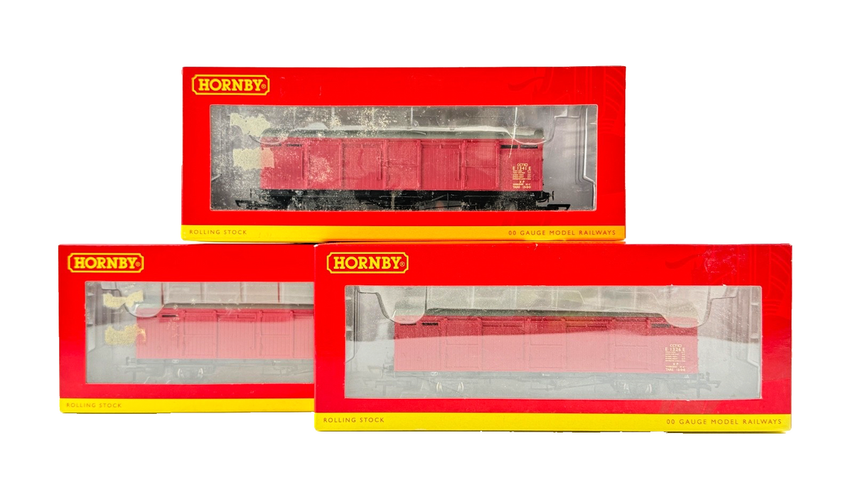 HORNBY OO GAUGE - R6683/R6683A - RAKE OF 3 BR (LNER) EXTRA LONG CCT VANS BOXED