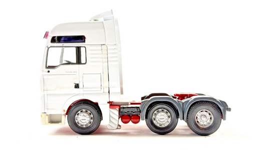 CORGI 1/50 SCALE PLAIN WHITE MAN 6X2 TRACTOR UNIT UNBOXED