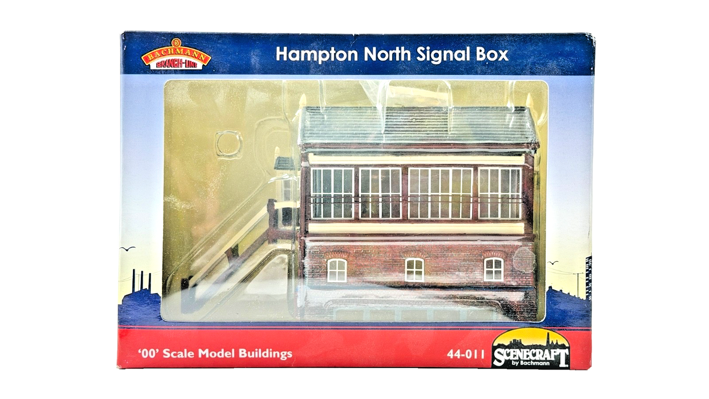 BACHMANN OO GAUGE SCENECRAFT - 44-011 - HAMPTON NORTH SIGNAL BOX - NEW