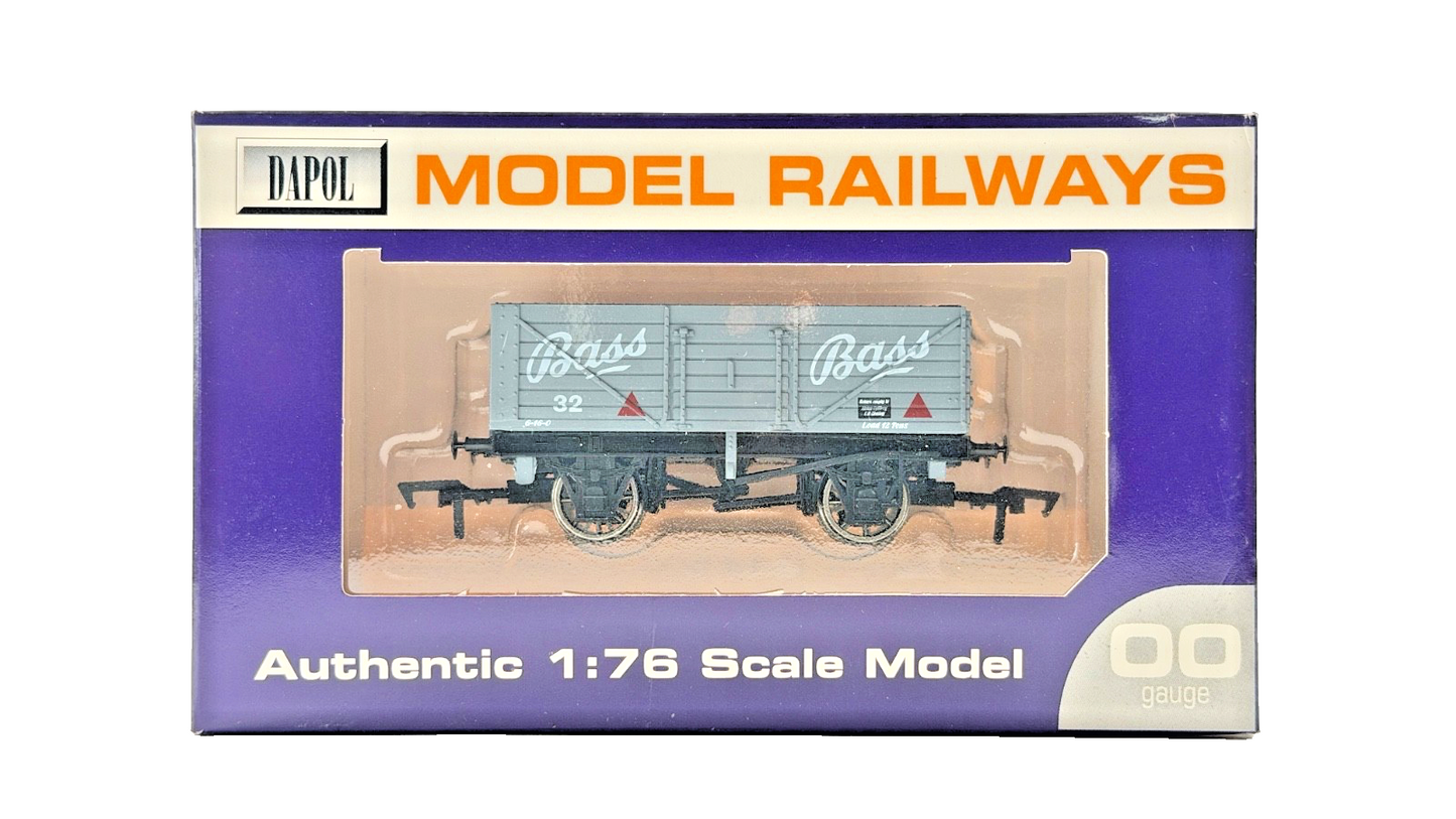 DAPOL 00 GAUGE - BASS BURTON ON TRENT PLANK WAGON NO.32 (LIMITED EDITION)