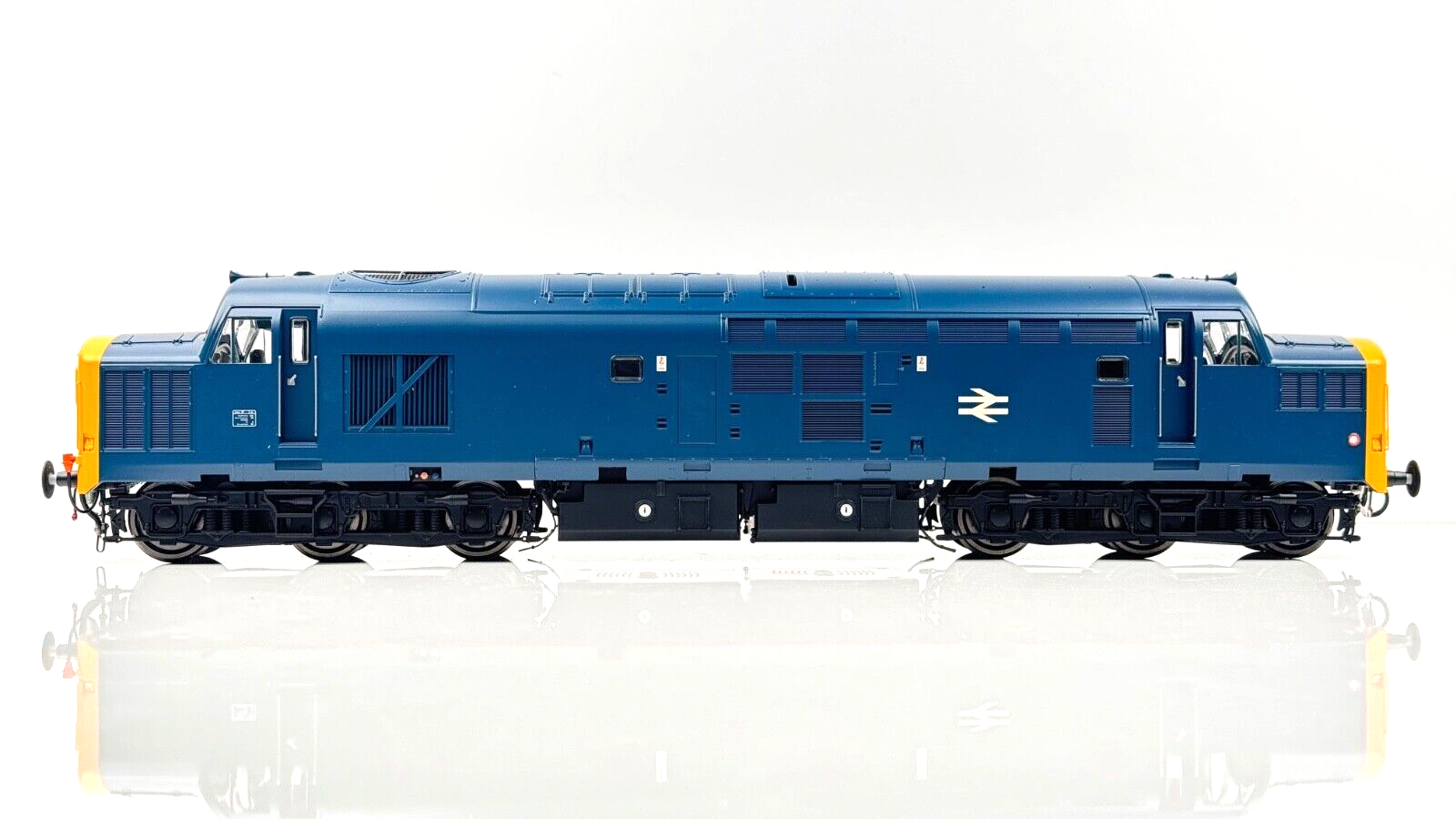 HELJAN O GAUGE - 37121 - CLASS 37 DIESEL LOCOMOTIVE BR BLUE FULL YELLOW ENDS