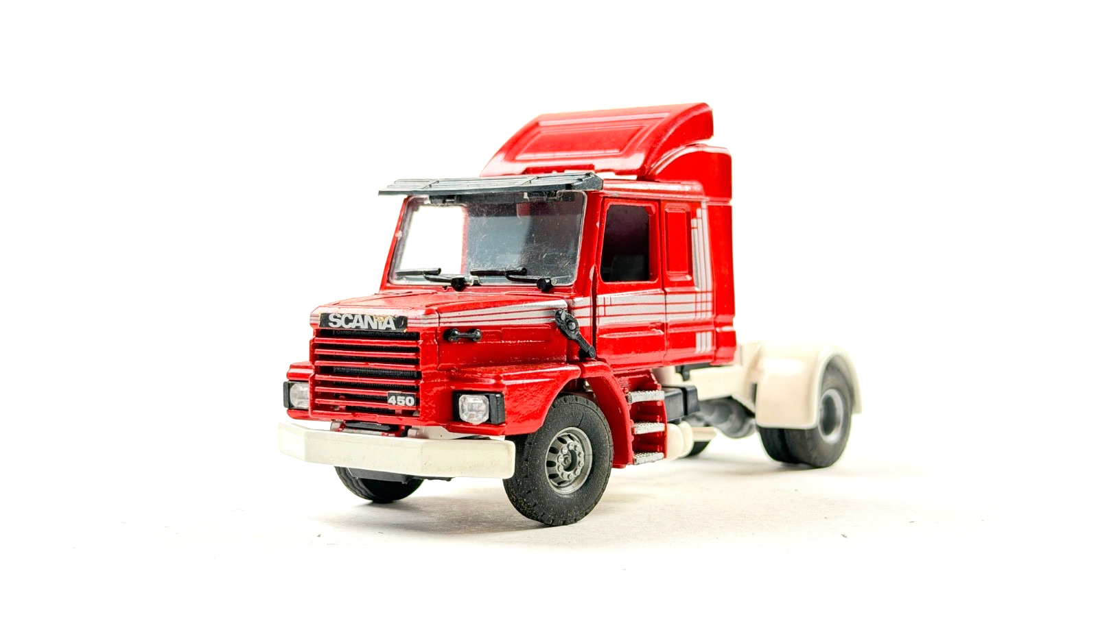 EARLY TEKNO? 1/50 SCALE RED & SILVER SCANIA 450 4X2 TRACTOR UNIT UNBOXED