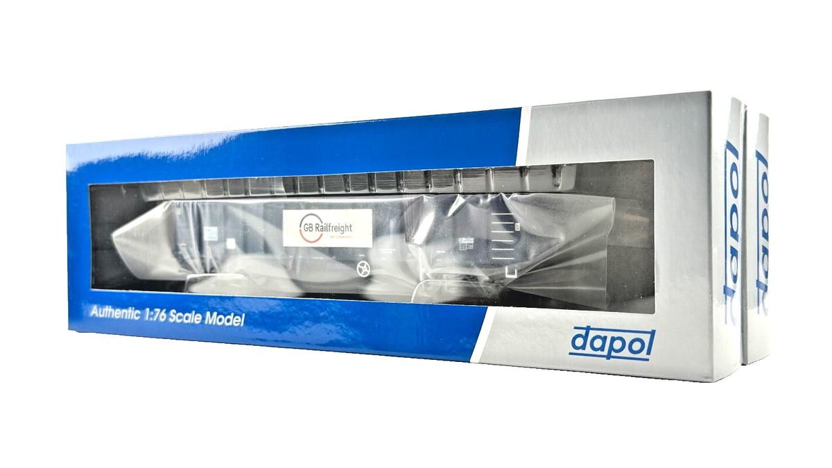 DAPOL OO GAUGE - 4F-025-009 - MJA GBRF RAILFREIGHT BOGIE BOX VAN TWIN SET