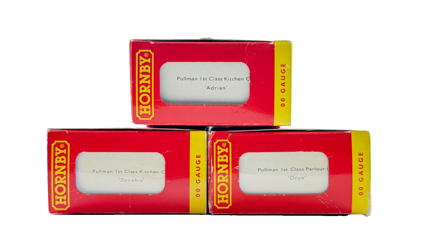 HORNBY OO GAUGE - R4196 - GOLDEN ARROW PULLMAN TRIPLE COACH PACK - BOXED