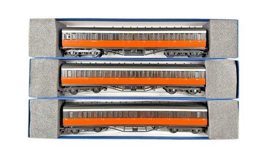 SILVER FOX MODELS OO GAUGE - CIE IRISH RAIL ORANGE & BLACK CORRIDOR COACH TRIPLE