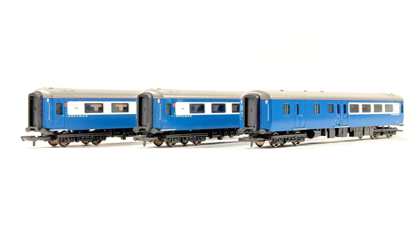HORNBY 00 GAUGE - RAKE OF 3 BLUE PULLMAN MK2 PASSENGER COACHES UNBOXED