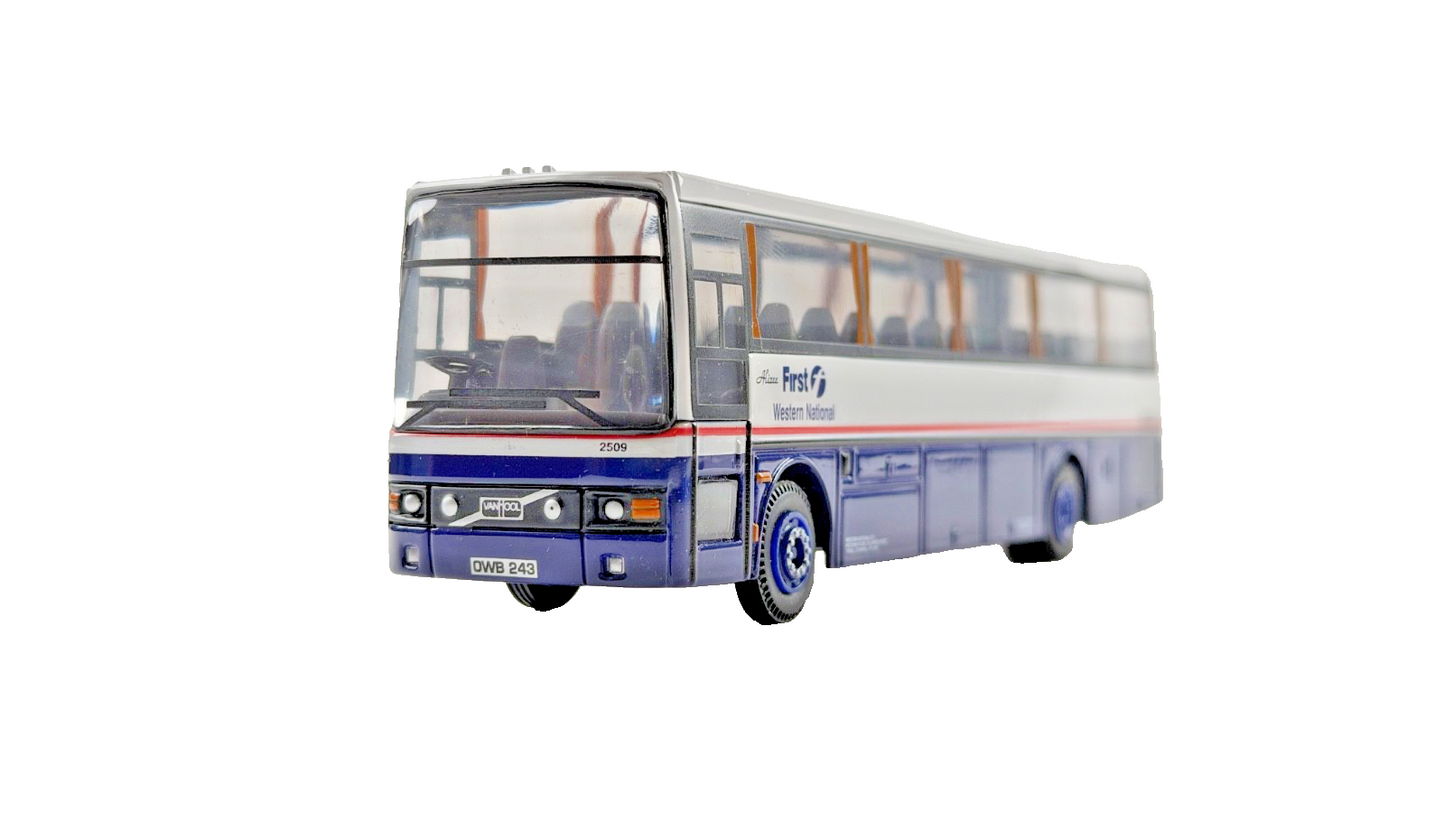 CORGI 1/76 SCALE - VAN HOOL ALIZEE FIRST WESTERN NATIONAL COACH UNBOXED