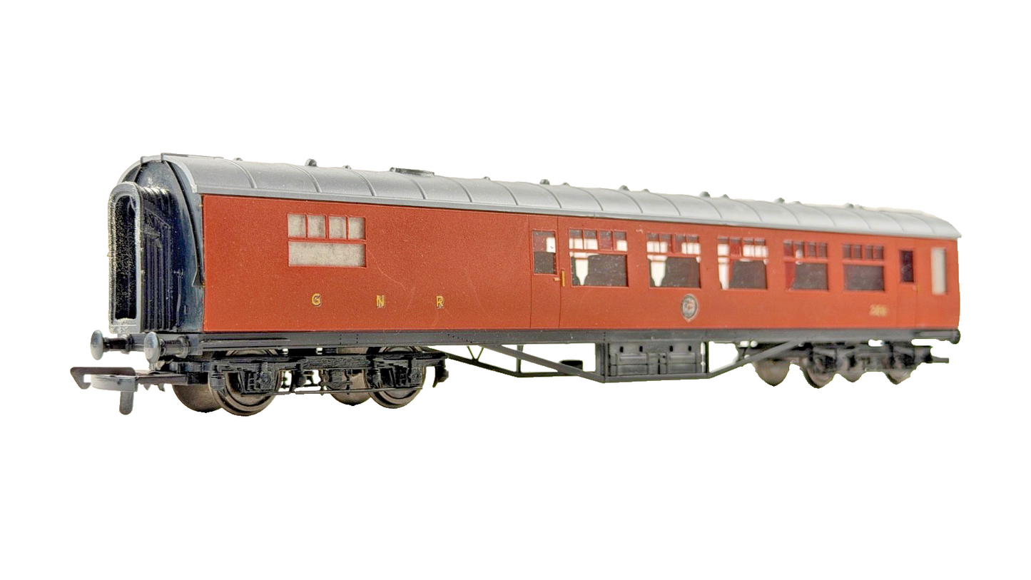 SILVER FOX MODELS OO GAUGE - GNRI NORTHERN IRISH RAIL B8 BUFFET CAR MAHOGANY 266