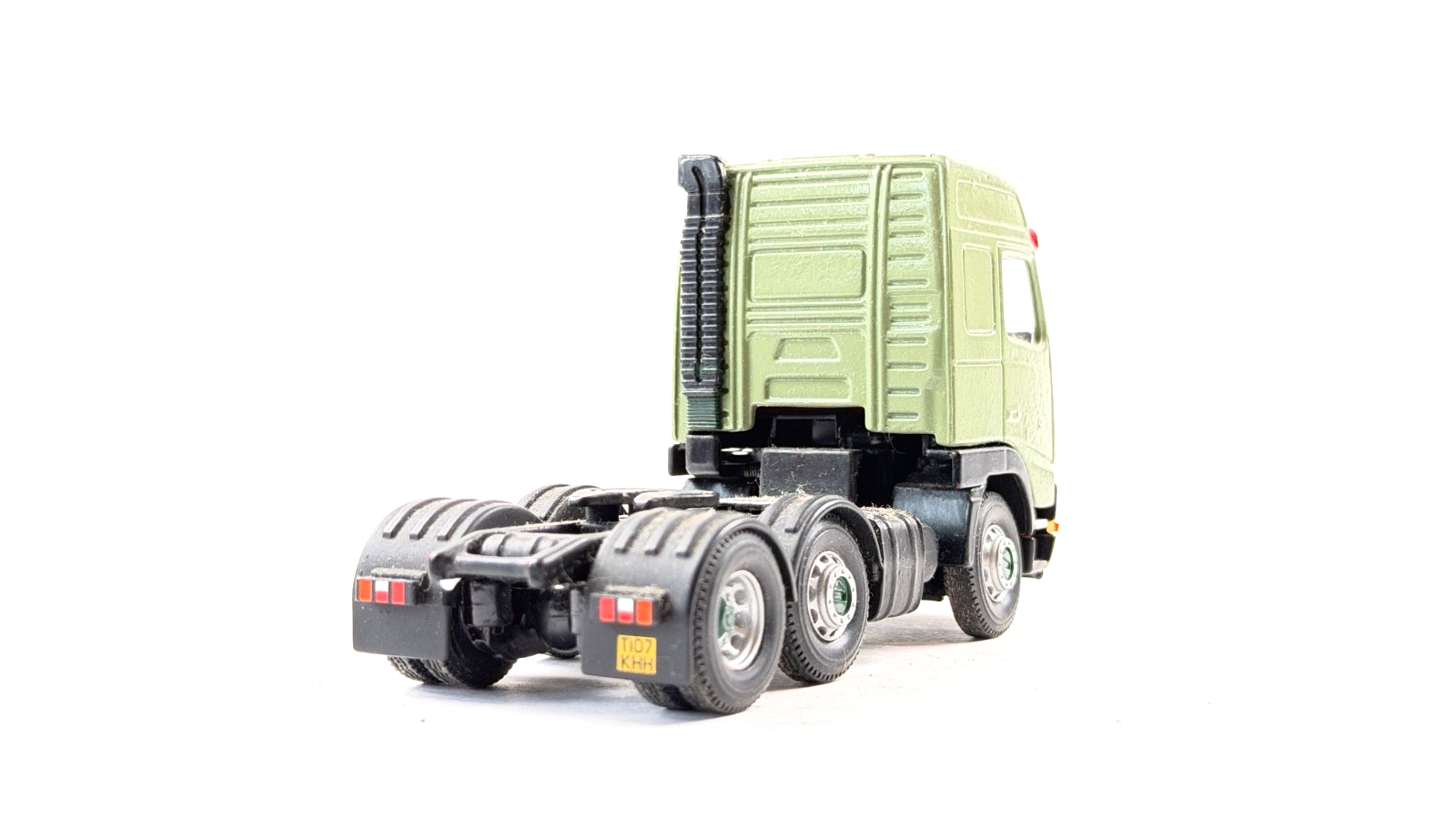 CORGI 1/50 SCALE REPAINTED GREEN VOLVO FH12 6X2 TRACTOR UNIT UNBOXED