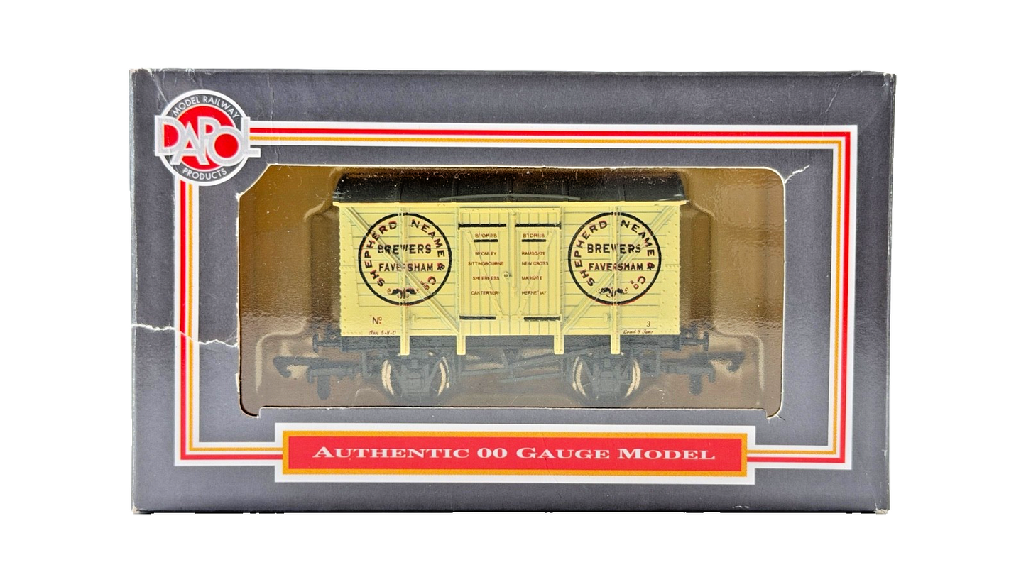 DAPOL 00 GAUGE - SHEPHERD NEAME BREWERS FAVERSHAM VENT VAN 3 (LIMITED EDITION)
