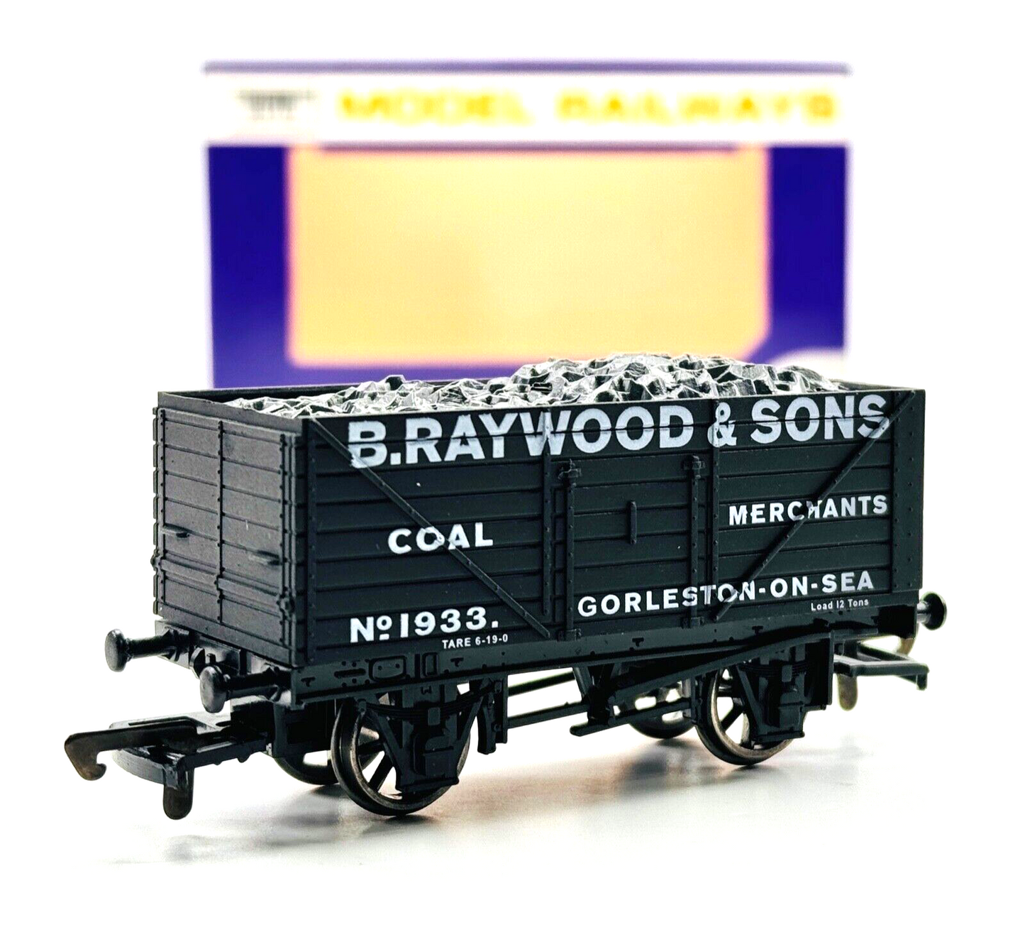 DAPOL 00 GAUGE - B RAYWOOD & SONS COAL MERCHANTS GORLESTON (LIMITED EDITION)