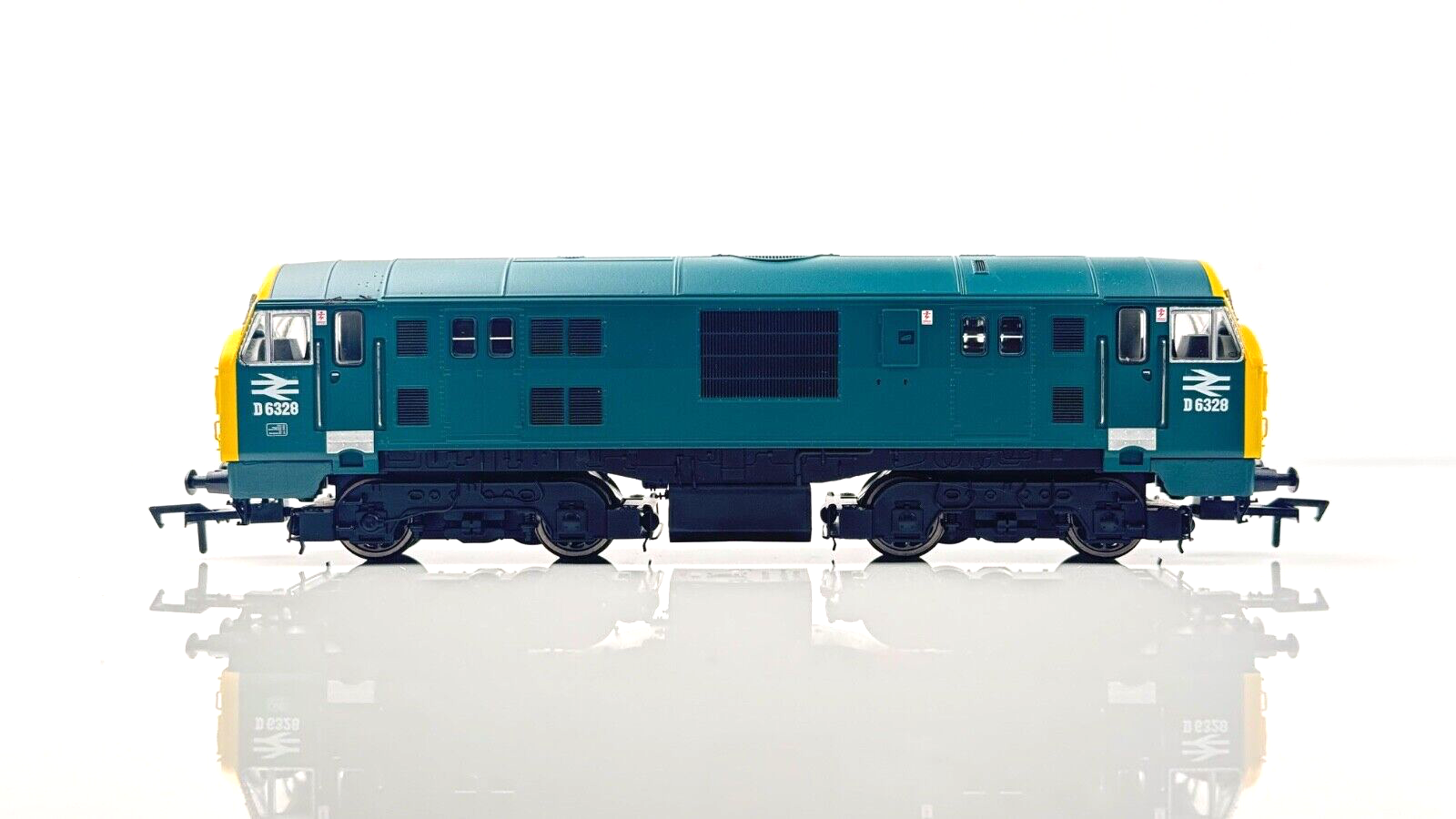 DAPOL 00 GAUGE - D1000H - CLASS 22 DIESEL LOCOMOTIVE BR BLUE D6328 - BOXED