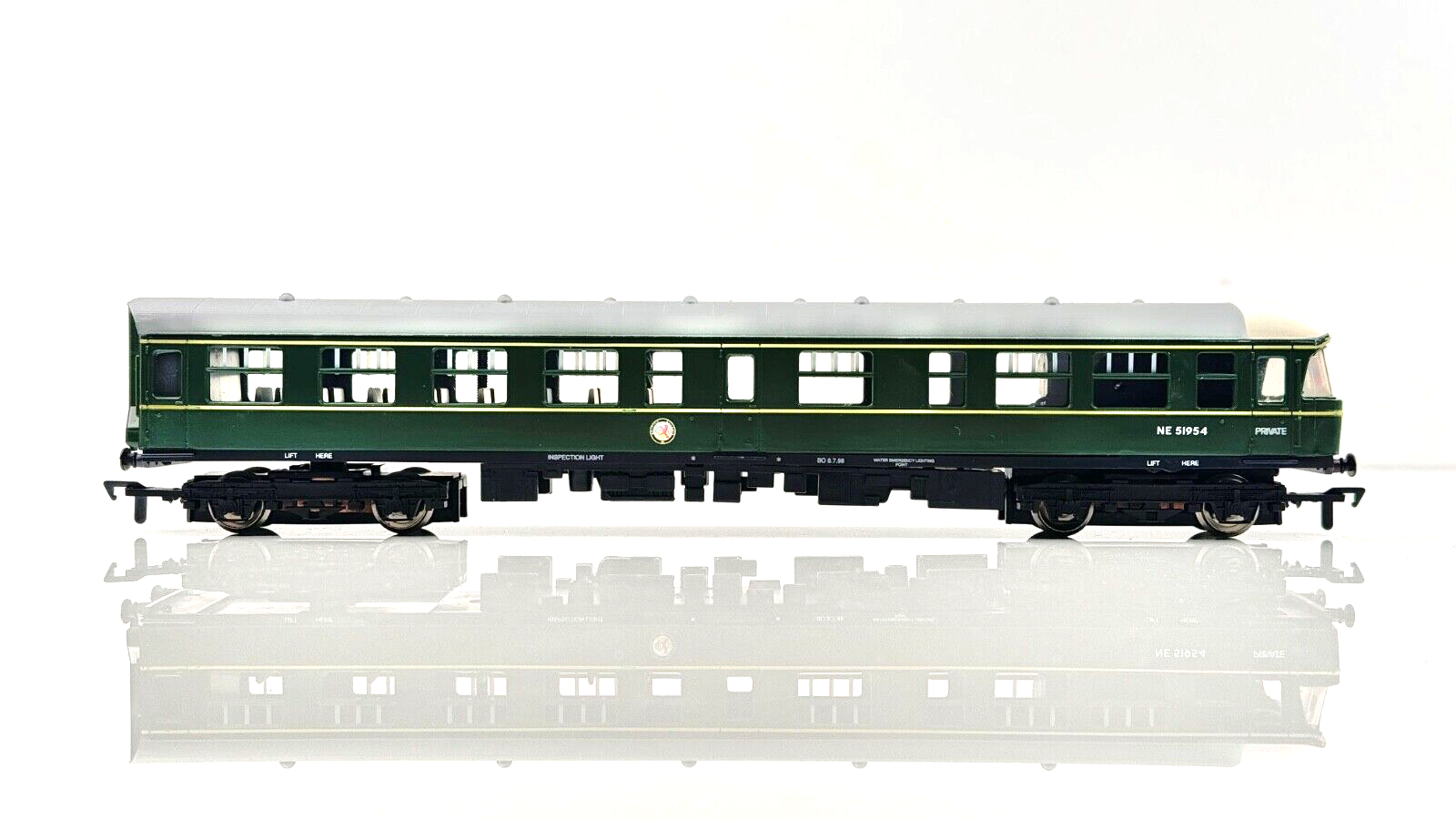 DAPOL 00 GAUGE - D105 - CLASS 124 DMU 2 CAR TRANSPENNINE BR GREEN - BOXED