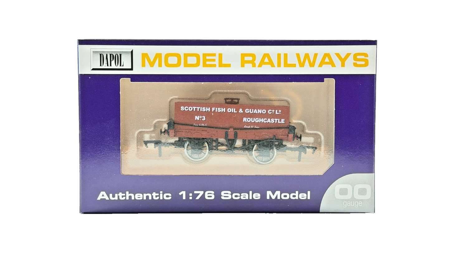 DAPOL 00 GAUGE - SCOTTISH FISH OIL & GUANO ROUGHCASTLE TANK 3 (LIMITED EDITION)