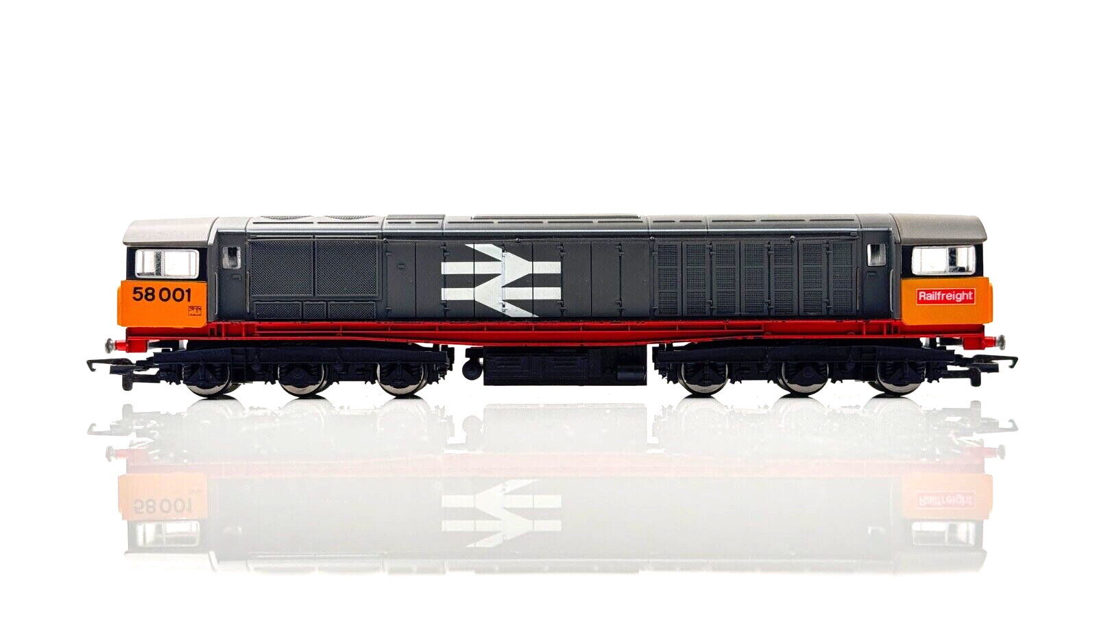 HORNBY 00 GAUGE - CLASS 58 DIESEL 58001 RAILFREIGHT RED STRIPE - UNBOXED