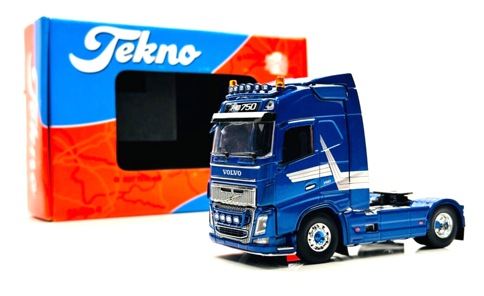 TEKNO 1/50 SCALE - 65301 - VOLVO FH04 GLOBE 4X2 TRACTOR CAB UNIT BLUE - BOXED