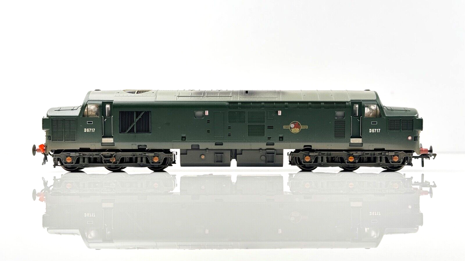 BACHMANN 00 GAUGE - 32-776K - CLASS 37 DIESEL D6717 BR GREEN WEATHERED BOXED