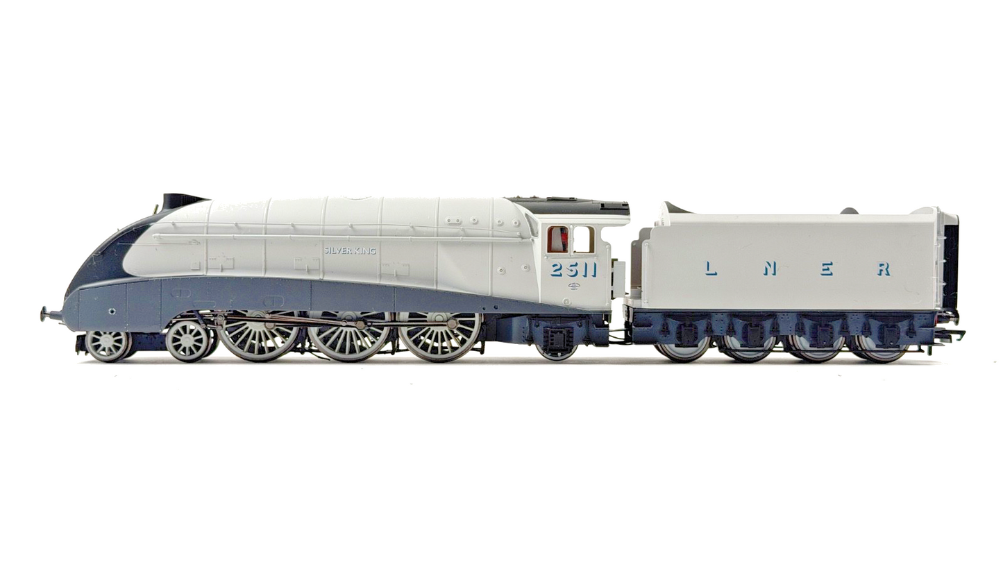HORNBY 00 GAUGE - R3308 - LNER GREY 4-6-2 CLASS A4 LOCOMOTIVE SILVER KING 2511