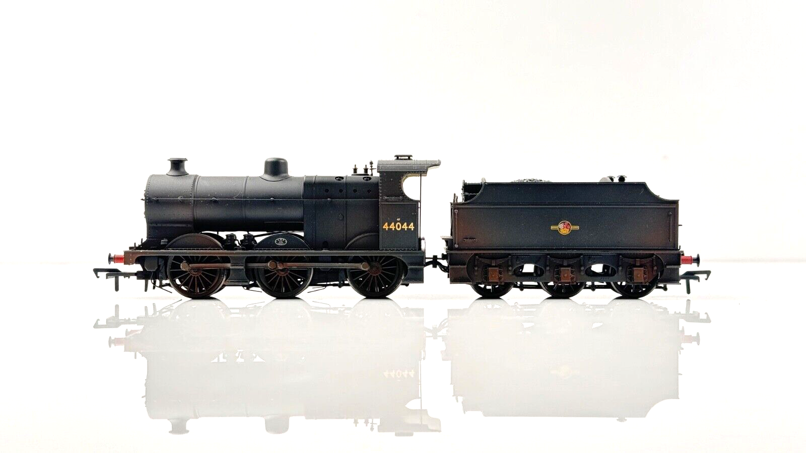 BACHMANN 00 GAUGE - 31-884 - CLASS 4F 0-6-0 44044 BR BLACK LATE CREST WEATHERED