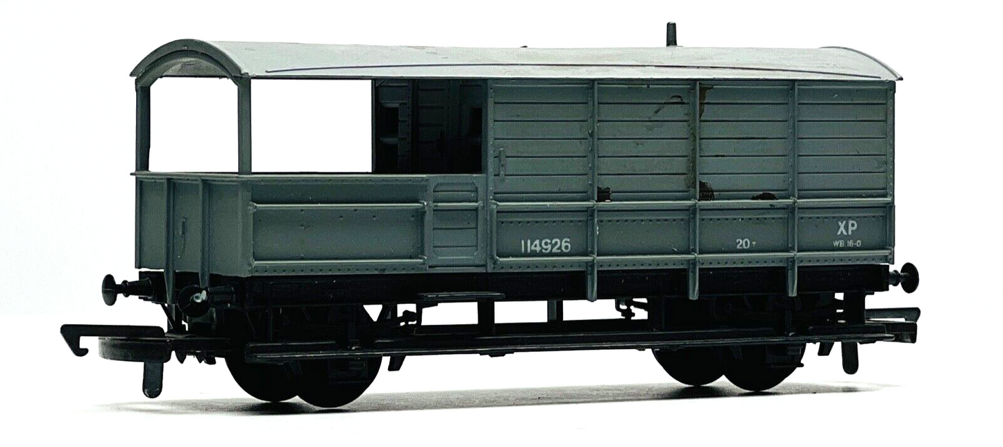 AIRFIX 00 GAUGE - BR GREY 20T TOAD BRAKE VAN 114926 - UNBOXED