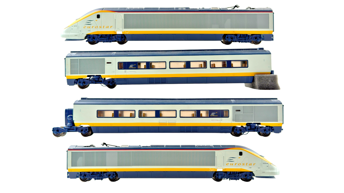 HORNBY OO GAUGE - CLASS 373 EUROSTAR FOUR CAR EMU SET UNBOXED