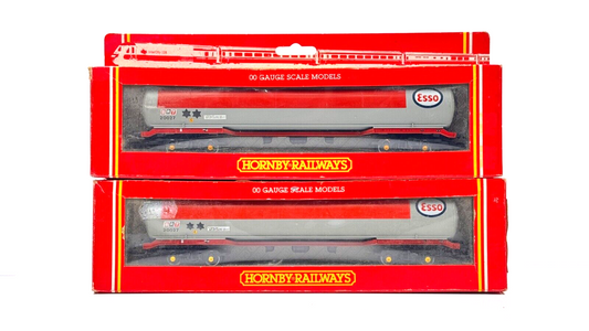 HORNBY 00 GAUGE - R028 - PAIR OF ESSO 100 TON TANK WAGONS - BOXED