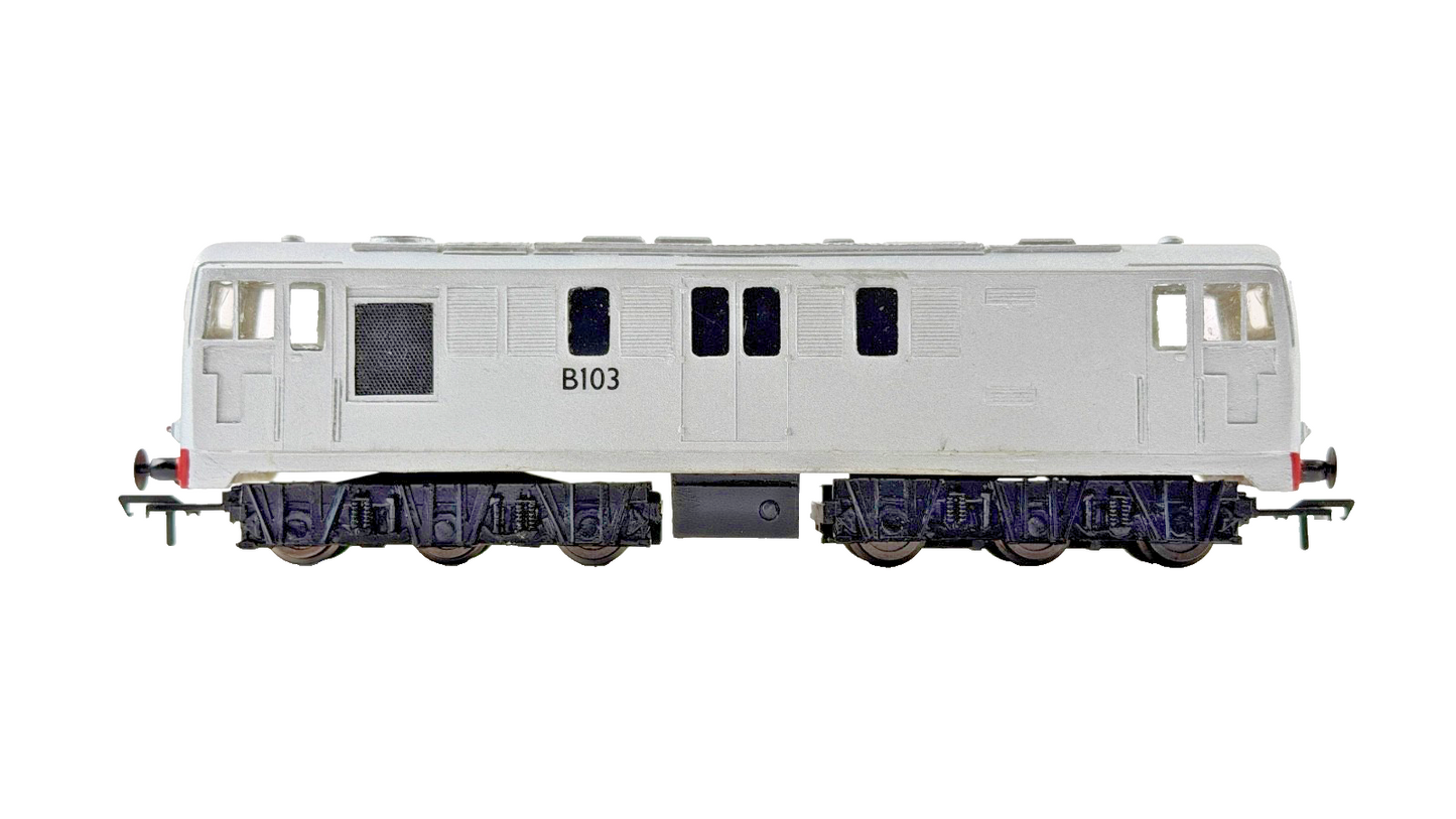 SILVER FOX MODELS OO GAUGE - IRISH CIE SILVER 101 CLASS B SULZER B103 - BOXED