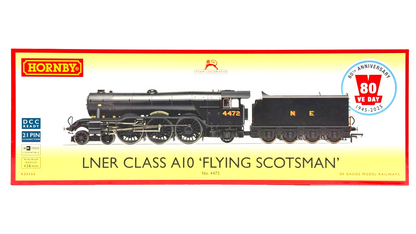 HORNBY OO GAUGE - R30454 - LNER CLASS A10 NO.4472 FLYING SCOTSMAN VE DAY 80TH