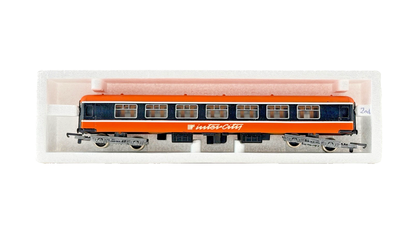LIMA OO GAUGE - IRISH RAIL IR INTERCITY ORANGE/BLACK RESPRAYED COACHES X 2