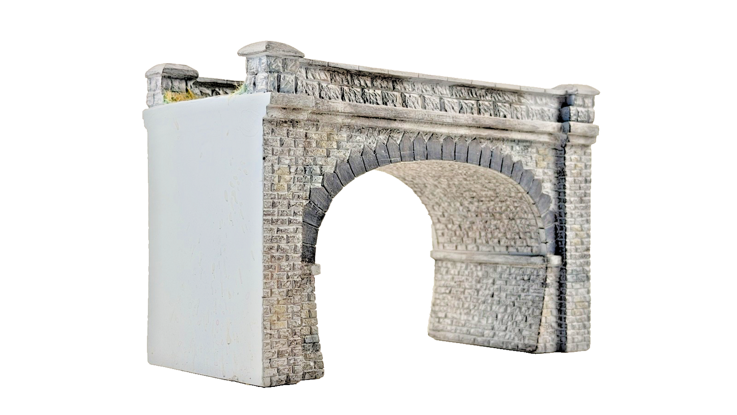 HORNBY SKALEDALE OO GAUGE - R8571 - ROAD OVER BRIDGE - UNBOXED