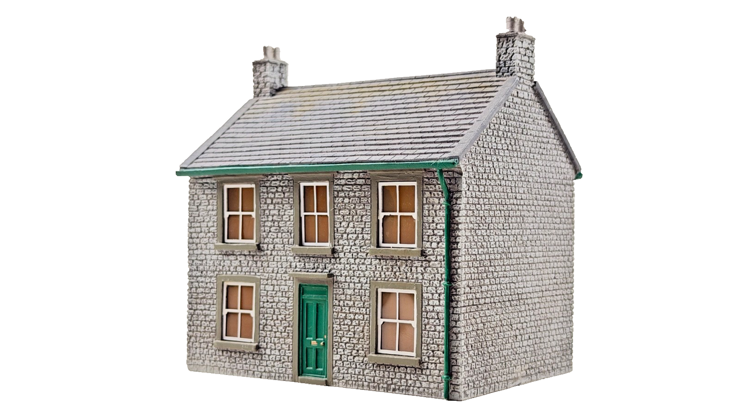 HORNBY SKALEDALE OO GAUGE - R8567 - HOME FARM HOUSE COTTAGE - BOXED
